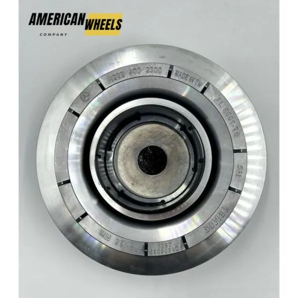 W222 Maybach S680 Hub Cover – Matte Black with Silver Chrome Logo Wheel Center Cap (A2224002300, 68mm) - (Set of 4) - Image 2