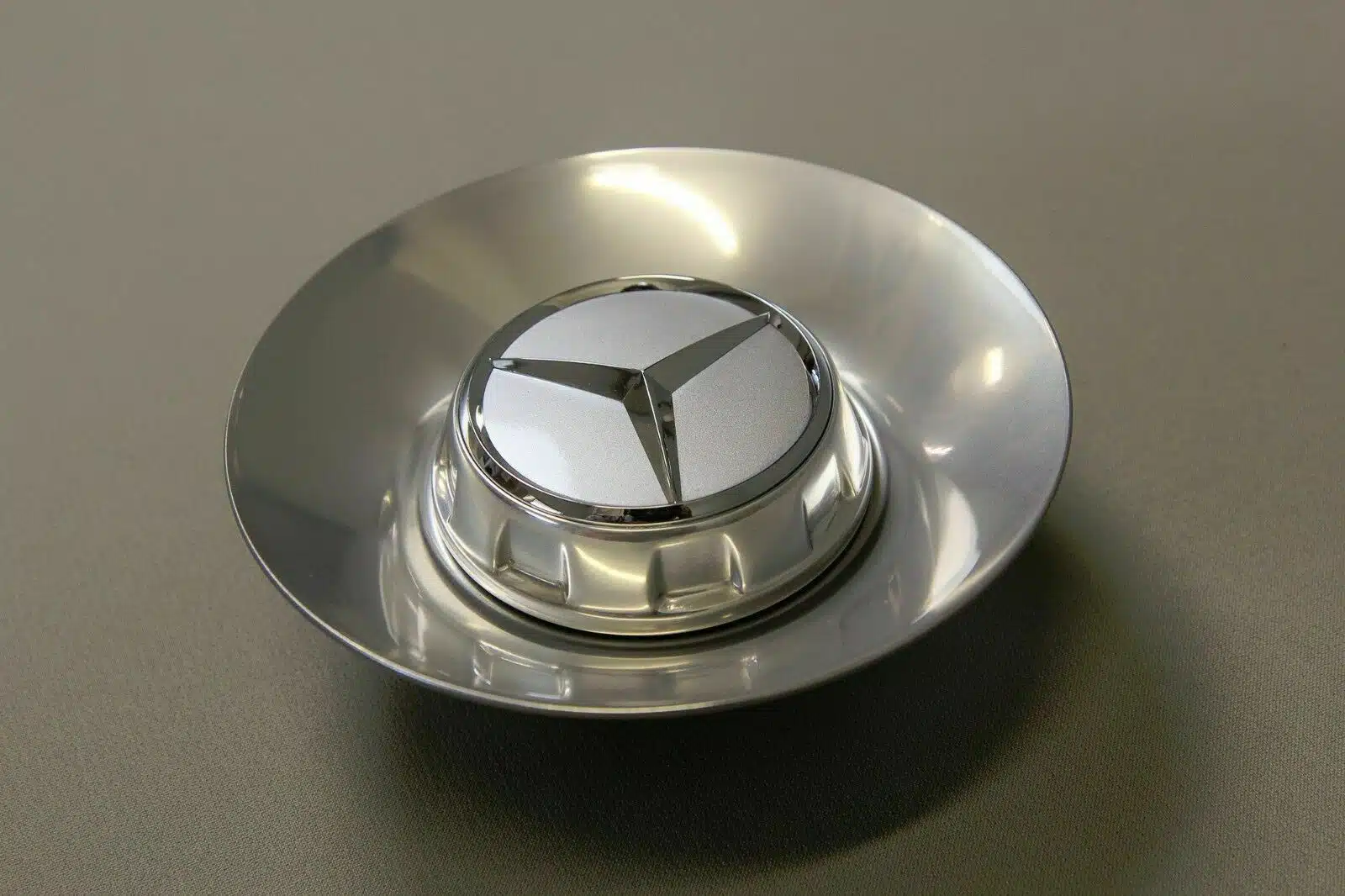Mercedes S-Class W205 W213 W218 Wheel Center Cap - Takeoff- Silver - 164mm
