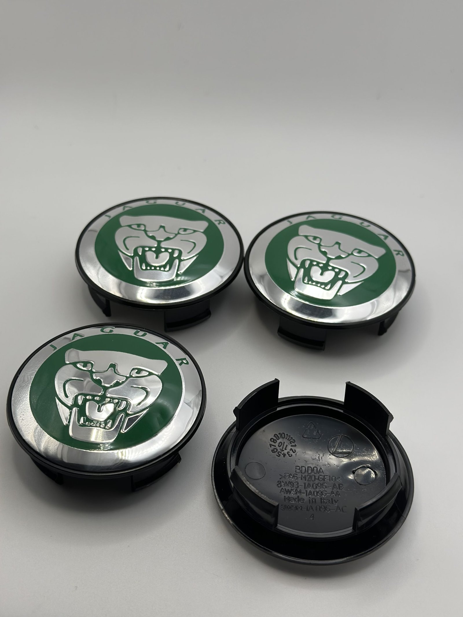Jaguar Hub Center Caps