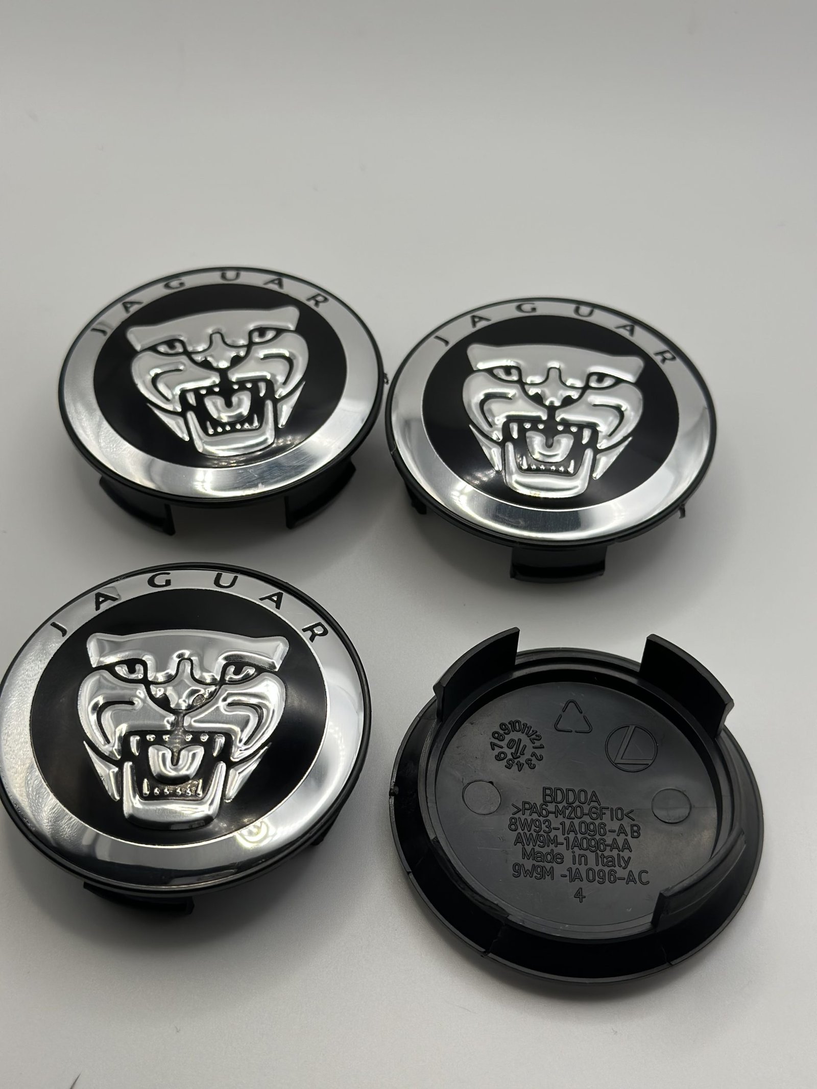 Jaguar Wheel Hub Caps